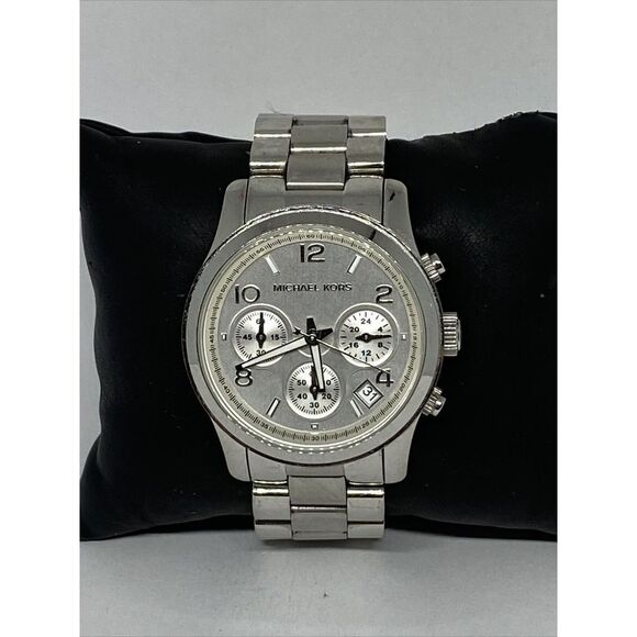 Michael Kors Runway MK5076 Womens Silver Stainless Steel Analog Dial Watch MP320 - Picture 1 of 12
